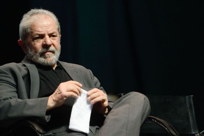 Ministro volta a decidir contra autorização para entrevista de Lula