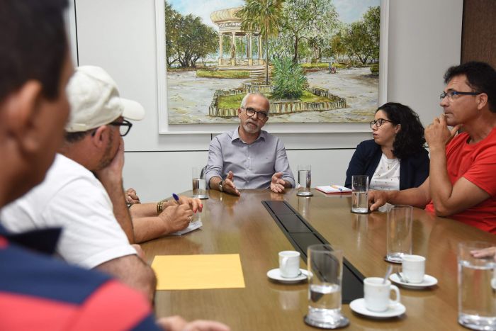 Em reunião com músicos, Edvaldo diz que pleiteará audiência com novo ministro para liberar verbas do Forró Caju