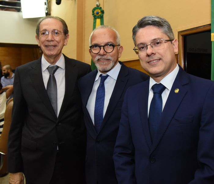 Edvaldo participa de entrega do título de cidadão sergipano a Alessandro Vieira e Emerson Ferreira