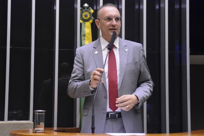 Deputado denuncia o fechamento da Petrobras em Sergipe
