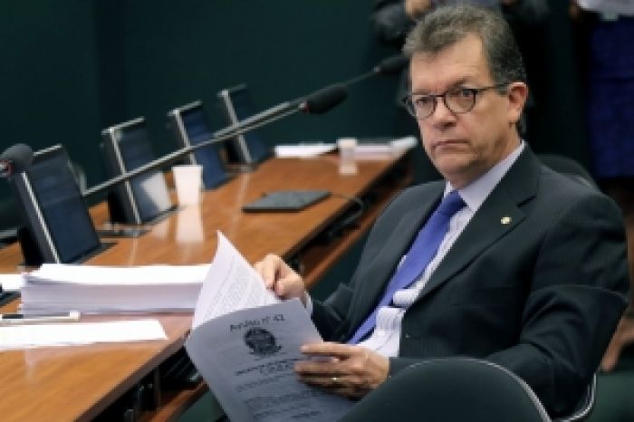 Laércio apresenta emenda para ampliar financiamento aos municípios atingidos pela mancha de óleo