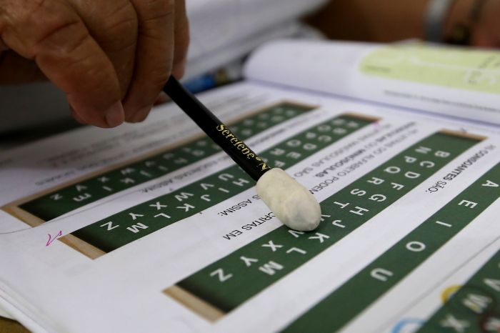 Prefeitura investe na erradicação do analfabetismo em Aracaju por meio da EJA
