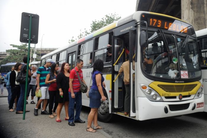 Empresas de ônibus querem reajuste na tarifa