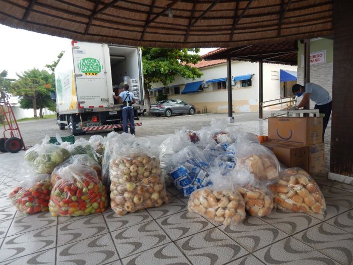 Em meio à quarentena, programa Mesa Brasil Sesc doa quatro toneladas de alimentos a asilos de Aracaju