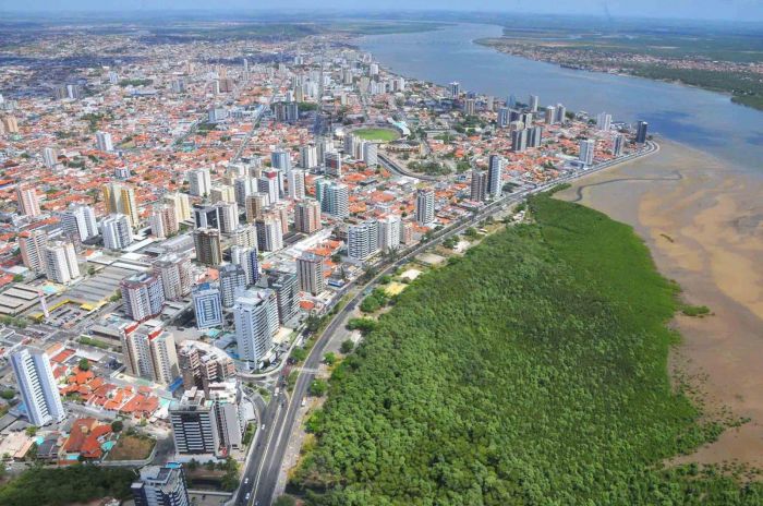 Covid-19: Bairros mais atingidos em Aracaju estão entre os que possuem mais condomínios verticais