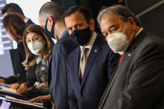 SP estabelece multa de R$ 500 reais para quem sair sem máscara