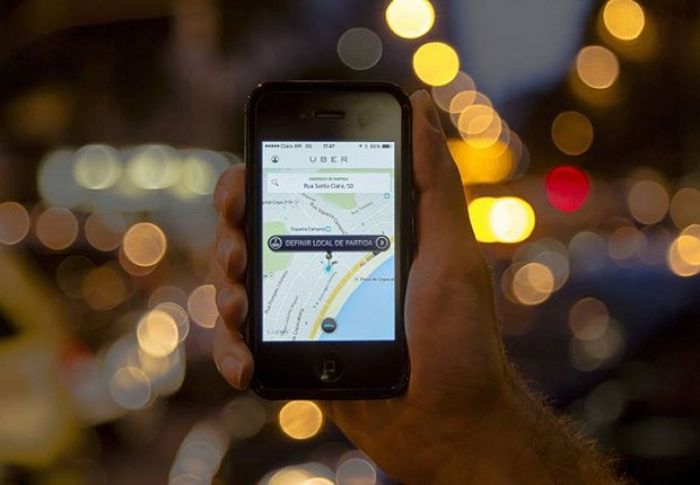 Uber e 99 táxi são obrigadas a fornecer ajuda de custo para motoristas