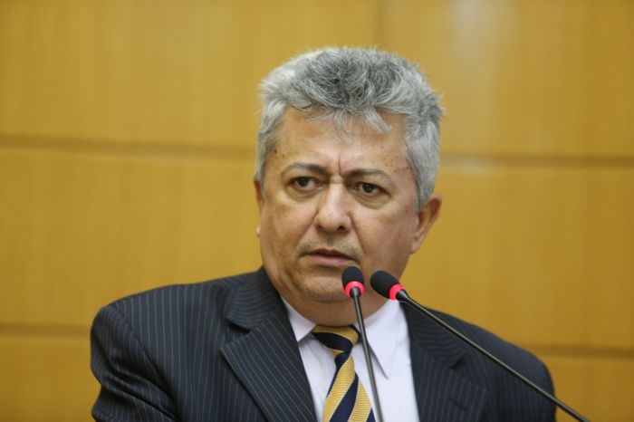Justiça bloqueia R$ 13,5 milhões de prefeito sergipano