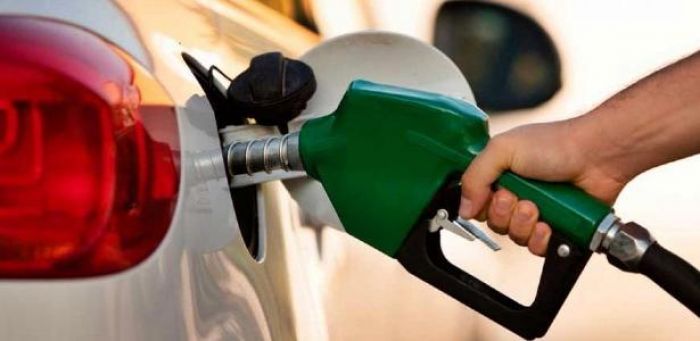 Gasolina sobe 4% nas refinarias a partir de hoje