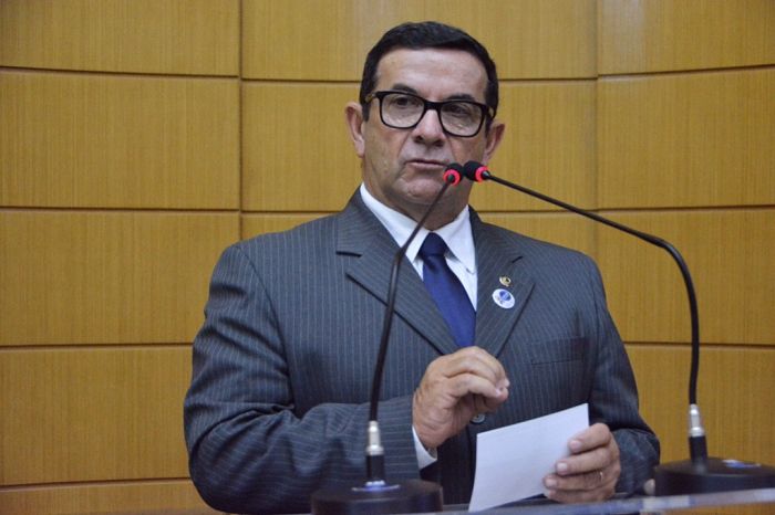 Ex-prefeito de Tobias Barreto aciona veículo de comunicação na Justiça