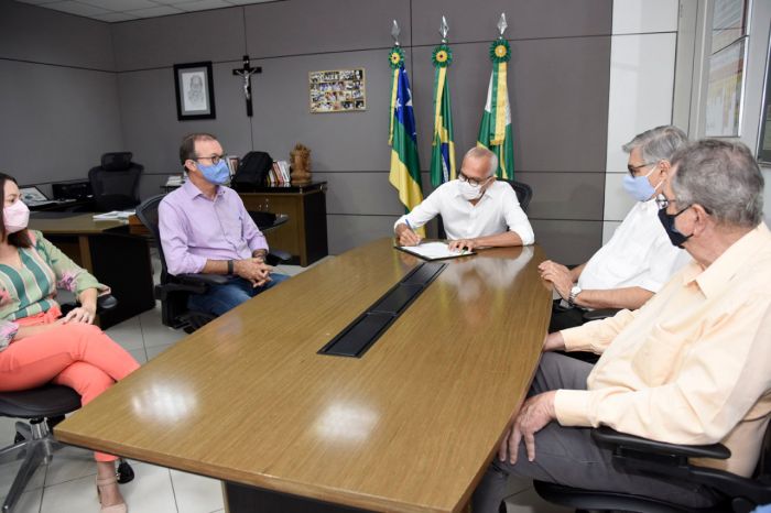 Prefeitura de Aracaju decreta luto de três dias pelo falecimento de João Alves Filho