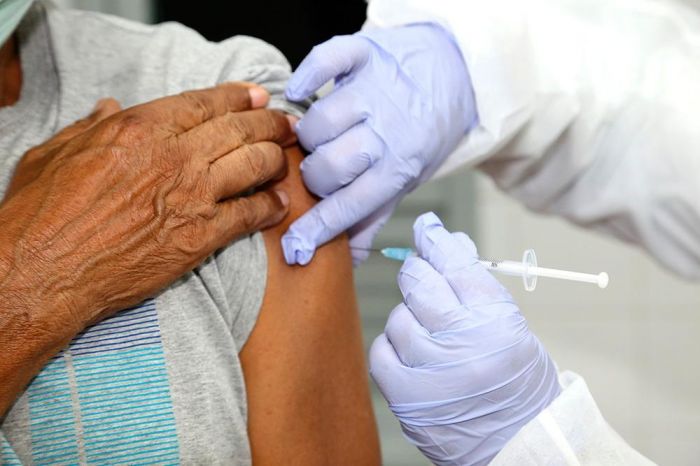 Prefeitura traça plano de vacinação contra covid-19 e deve imunizar mais de 126 mil aracajuanos