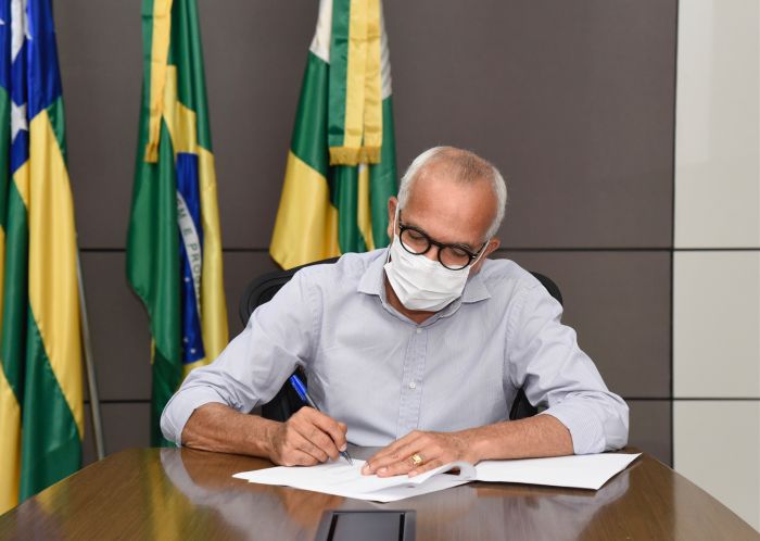 Edvaldo quer comprar 300 mil doses da coronavac