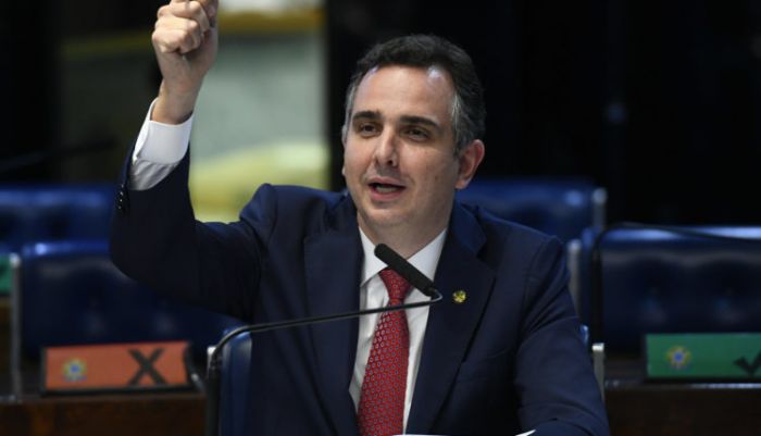 Com apoio de Bolsonaro e voto de Rogério Carvalho, Rodrigo Pacheco é o novo presidente do Senado