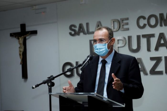 Governo de Sergipe vai estudar compra de vacinas