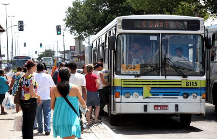 MPs recomendam limitação do número de passageiros nos ônibus