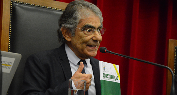 Carlos Brito diz que ações de Bolsonaro podem resultar em impeachment