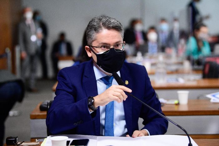 CPI da Covid: Alessandro quer convocação da ex-mulher de presidente Jair Bolsonaro