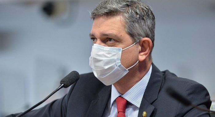 Rogério quer exigir cartão de vacinação para entrada de estrangeiros no Brasil