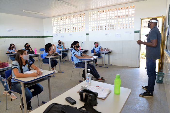 Sergipe amplia ensino médio em tempo integral para mais 14 escolas estaduais
