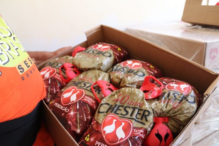 Mesa Brasil Sesc e Perdigão entregam 6 mil aves natalinas a famílias de Sergipe