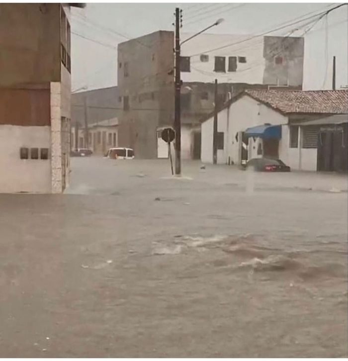 Após fortes chuvas, políticos manifestam solidariedade para população de Carmópolis