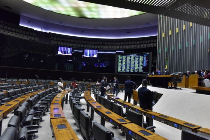 Deputados sergipanos votam a favor de mudanças no ICMS dos combustíveis