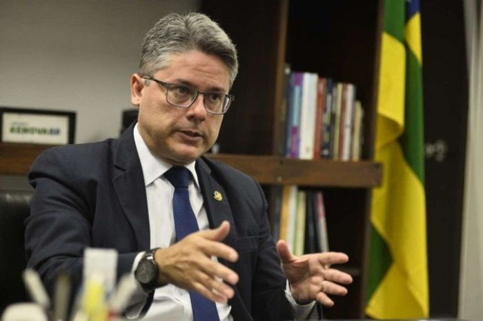 PL das fake news: projeto de Alessandro Vieira pode ser votado em abril