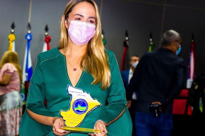 Diretora do Senac é homenageada pela Women's Club Internacional