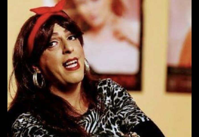 Manicure Zoraide retorna à campanha eleitoral