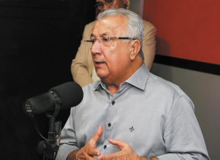 Jackson critica cortes de recursos para a UFS
