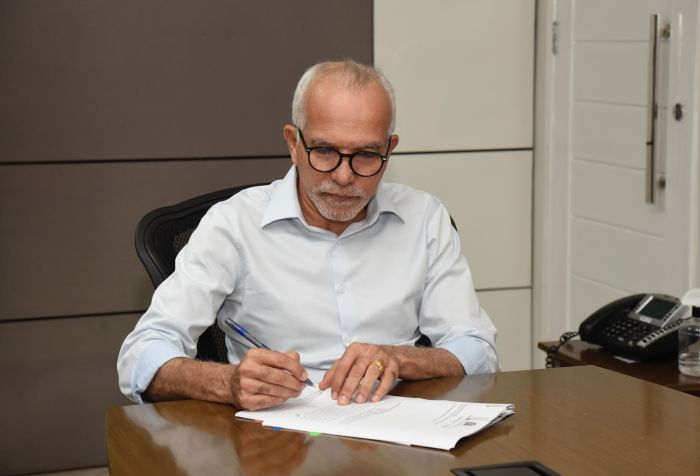 Prefeito Edvaldo sanciona leis com perdão de dívidas de IPTU e ISS