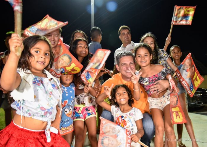 Rogério Carvalho se compromete em ampliar as ações iniciadas por Marcelo Déda no bairro 17 de Março, em Aracaju