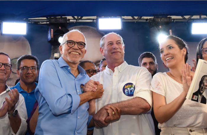 Liderado por Edvaldo, PDT reúne multidão em ato com Ciro em Aracaju