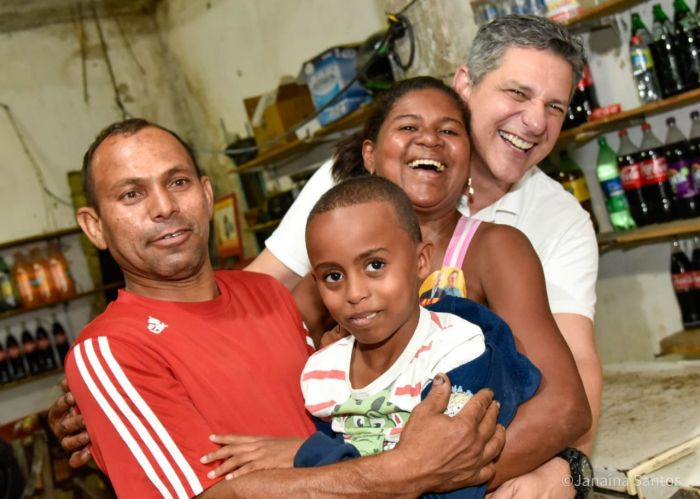 Rogério Carvalho propõe Bolsa Família Sergipe