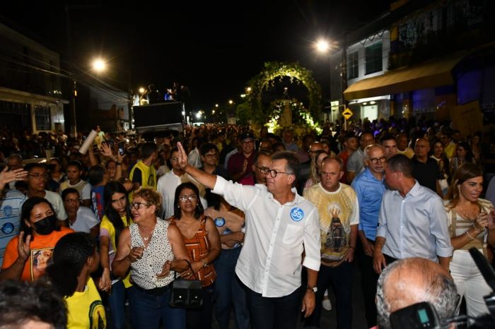 Laércio participa da procissão de Nossa Senhora Aparecida no Bugio