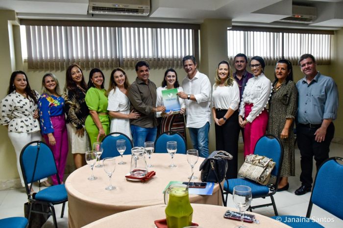 Rogério Carvalho assume compromisso de regularizar situação dos hospitais filantrópicos de Sergipe