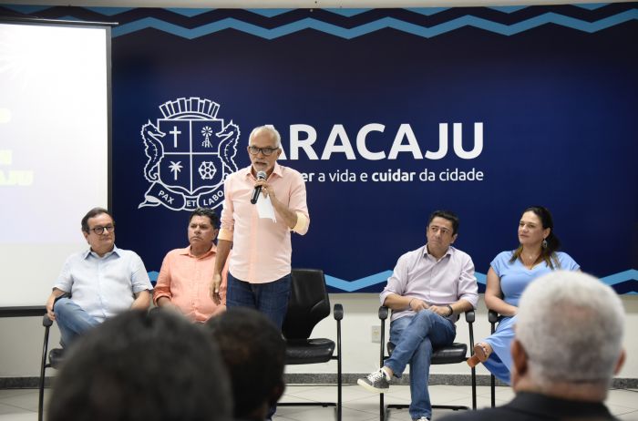 Prefeito Edvaldo anuncia atrações do Réveillon 2023