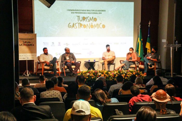 Instrutor do Senac/SE participa de Roda de Conversa sobre turismo gastronômico