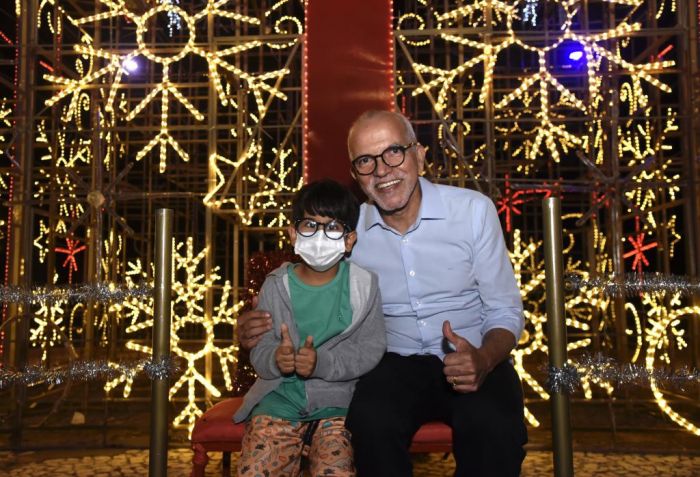 Prefeitura de Aracaju acende as luzes natalinas da Orla da Atalaia