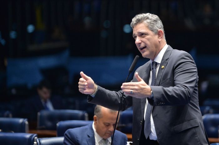 Rogério Carvalho se destaca como o senador que mais apresentou projetos em 2022