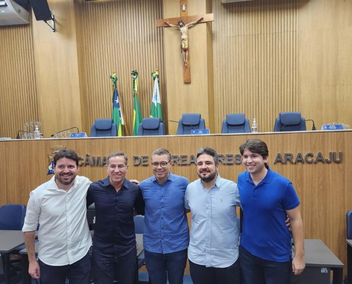 Acompanhado de Nitinho e Ricardo Vasconcelos, Fábio Mitidieri visita Câmara de Aracaju
