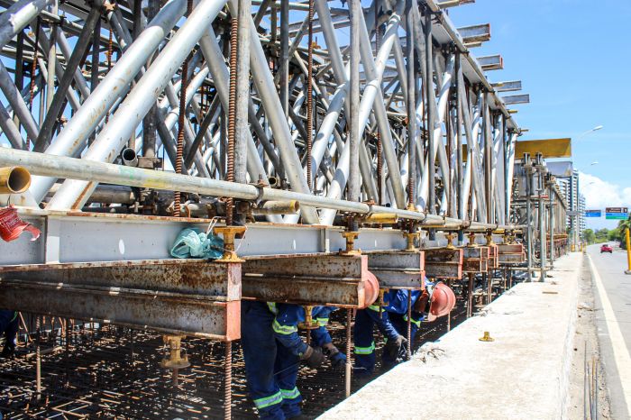 Prefeitura de Aracaju realiza nova etapa de concretagem na ponte Juscelino Kubitschek