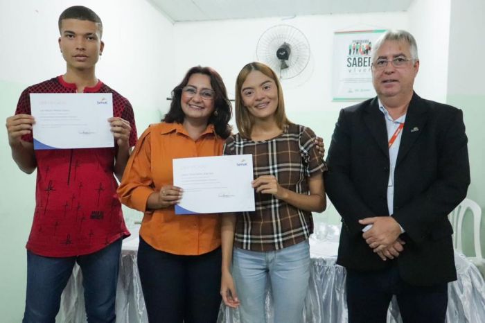 Senac entrega mais de 70 certificados para jovens do Conjunto Jardim, em Socorro