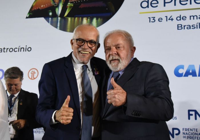 Lula empossa Edvaldo, reeleito presidente da Frente Nacional de Prefeitos