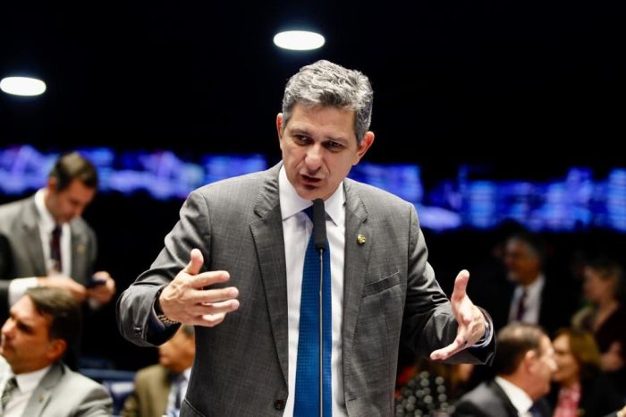 Rogério Carvalho diz que manutenção da taxa de juros do Banco Central é “capricho do presidente da entidade”