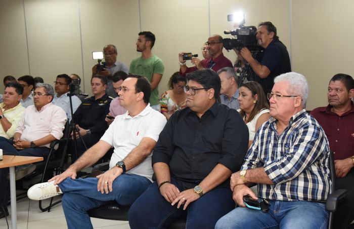 Prefeito Edvaldo anuncia reajuste salarial de 7,5% para os servidores municipais