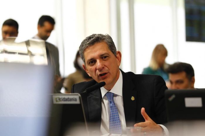 Senador Rogério Carvalho solícita à PF dados dos celulares de Bolsonaro, Ailton Barros e Mauro Cid