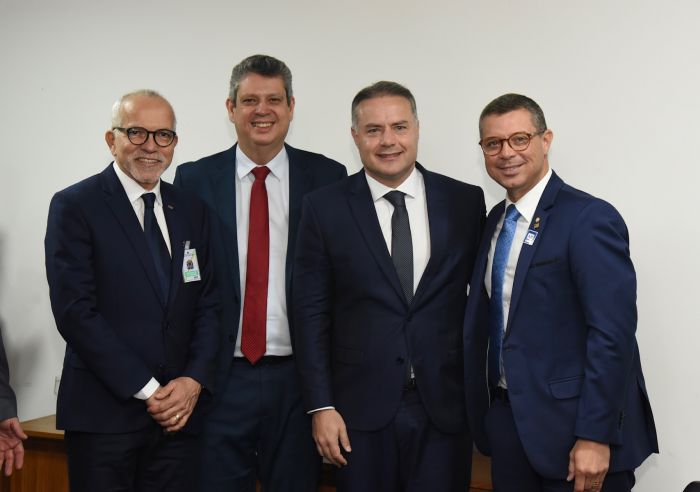 Prefeito Edvaldo se reúne com ministra da Saúde para tratar de pagamento do piso da enfermagem