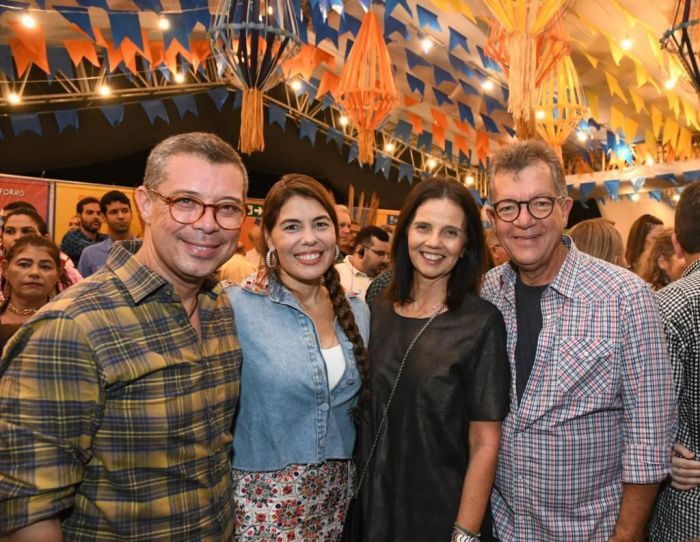 Laércio prestigia mais uma noite de shows no Arraiá do Povo